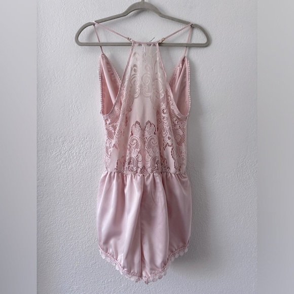 Flora Nikrooz Millie Romper crossover adjustable straps embroidered eyelet trim - Picture 6 of 15